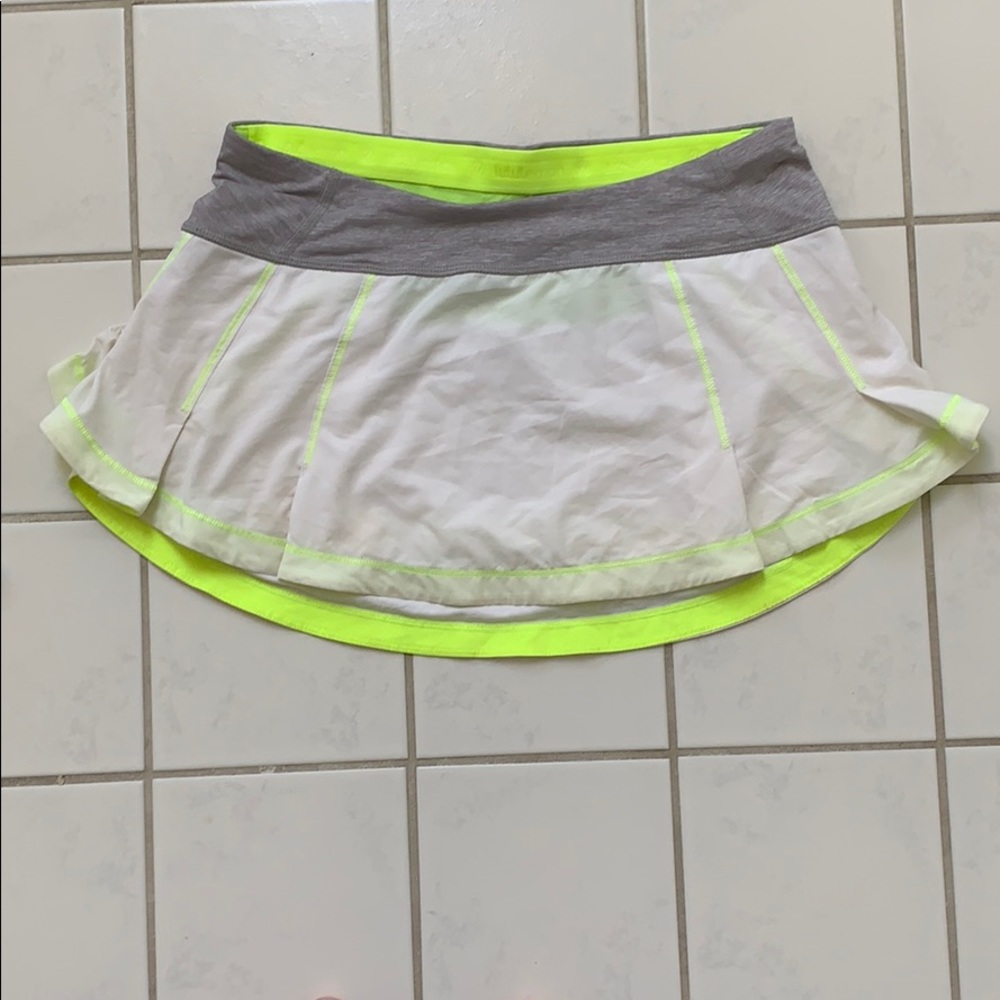 Lululemon tennis skirt or mini skirt size 4